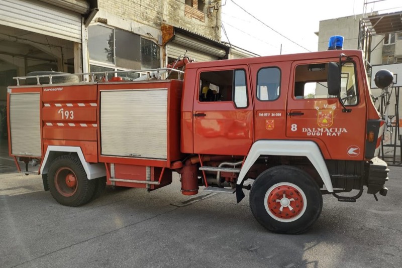 Dugi Rat 8 - TAM 190